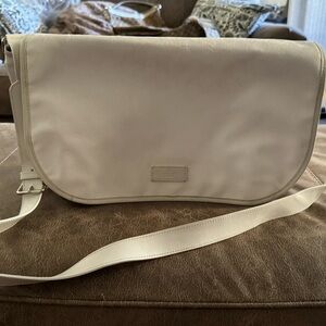 Authentic Gucci White Leather Crossbody/Laptop bag